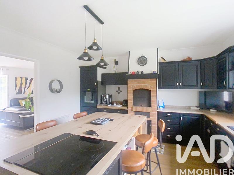 Maison - 238 m² - 8 pièces