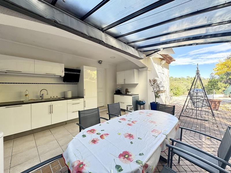 Villa - 240 m² - 8 pièces