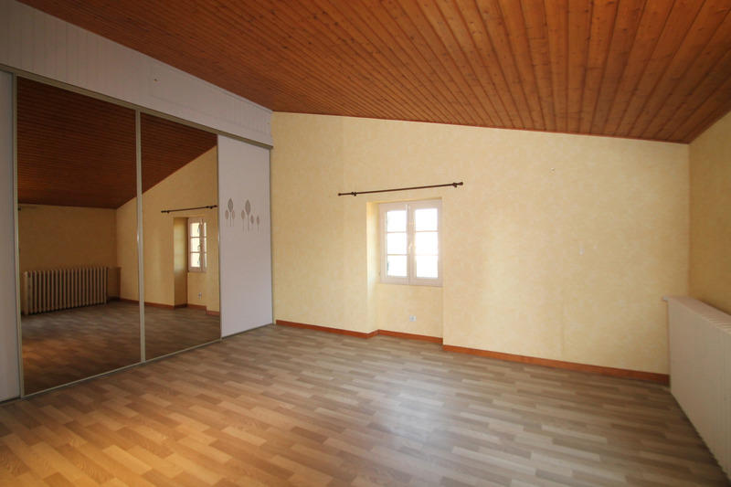 Maison - 268 m² - 8 pièces