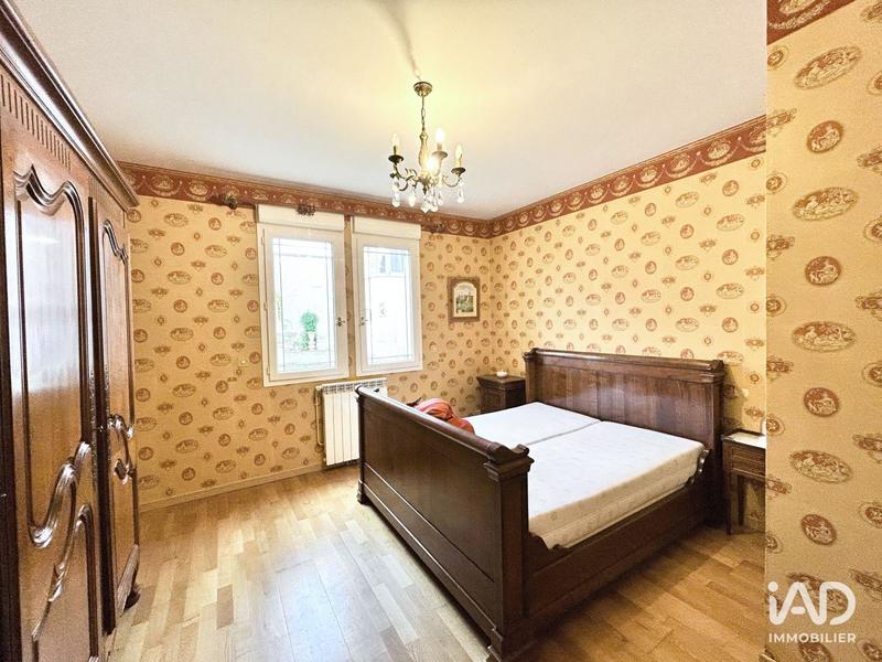 Maison - 265 m² - 10 pièces