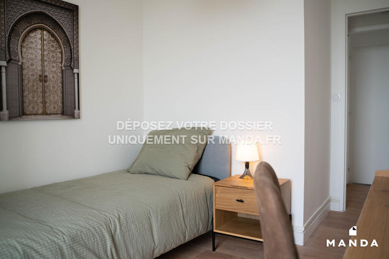 Chambre - 10 m² - 5 pièces