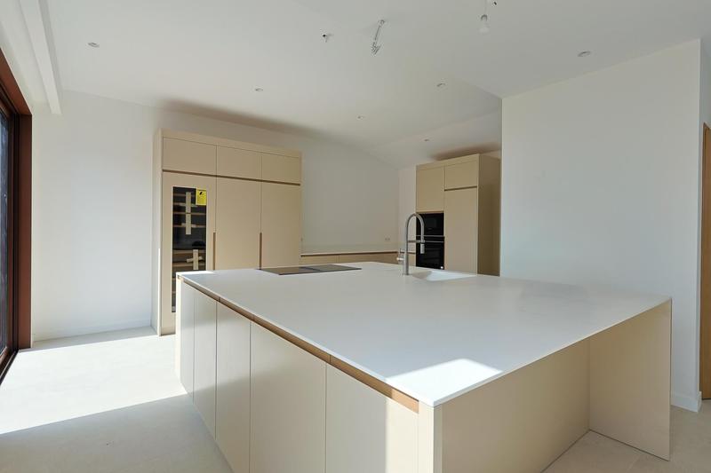 Maison - 359 m² - 10 pièces