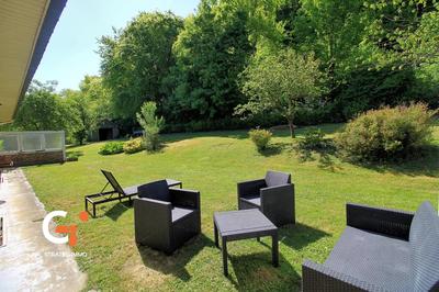 Maison - 235 m² - 8 pièces