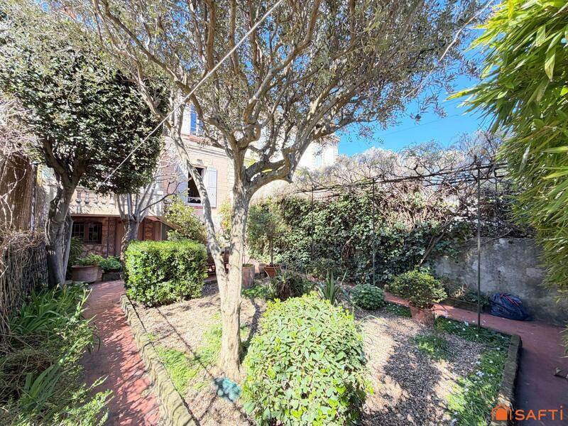 Maison de ville - 100 m² - 5 pièces