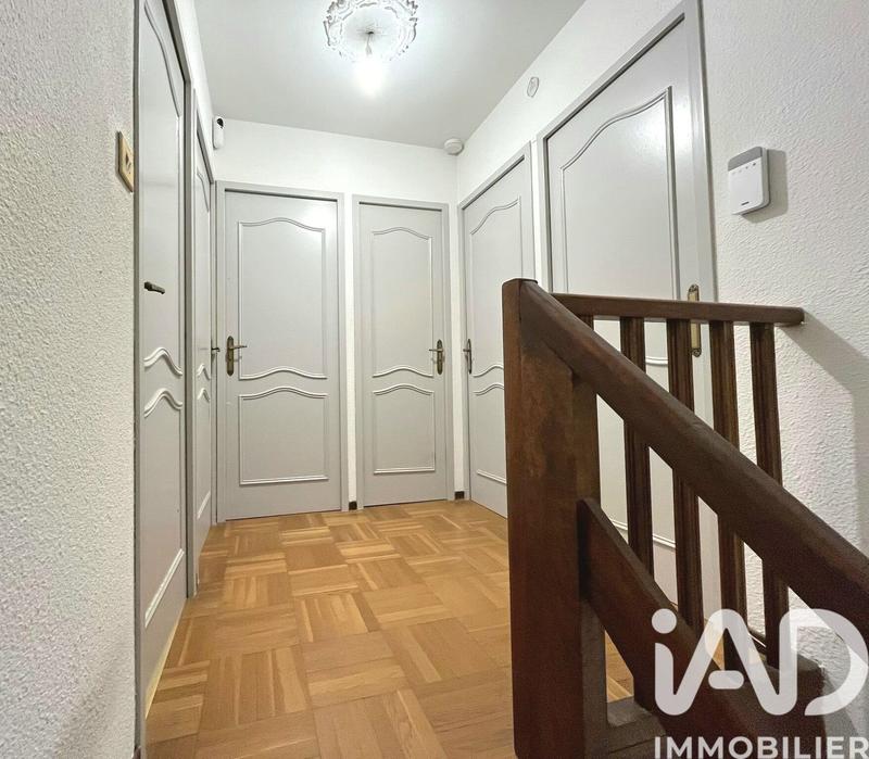 Maison - 99 m² - 5 pièces