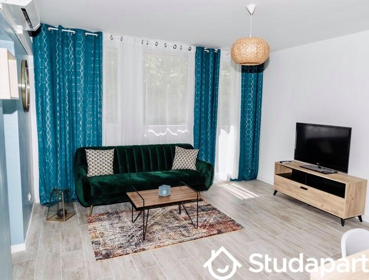 Chambre - 9 m² - 1 pièce