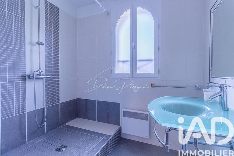 Maison - 185 m² - 10 pièces