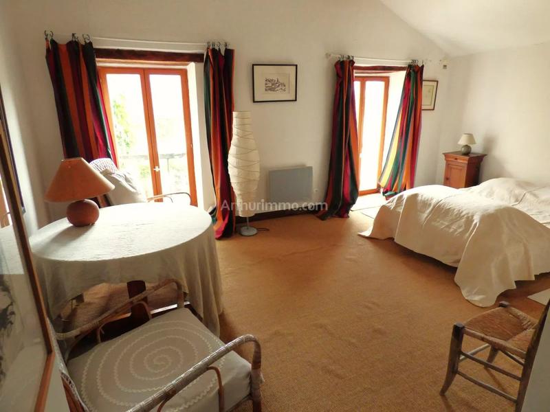 Maison - 329 m² - 12 pièces