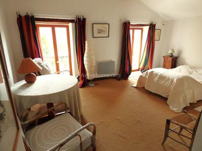 Maison - 329 m² - 12 pièces