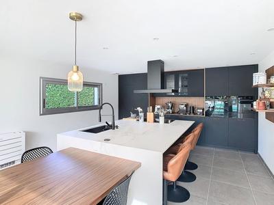 Maison - 310 m² - 10 pièces