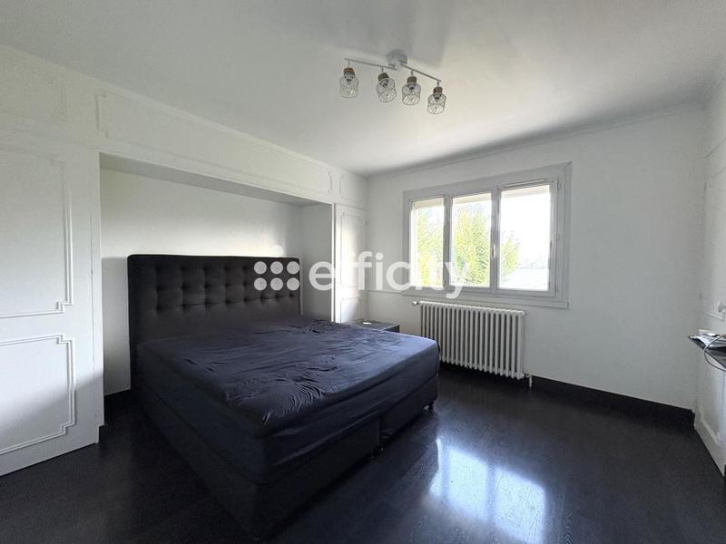 Maison - 320 m² - 8 pièces