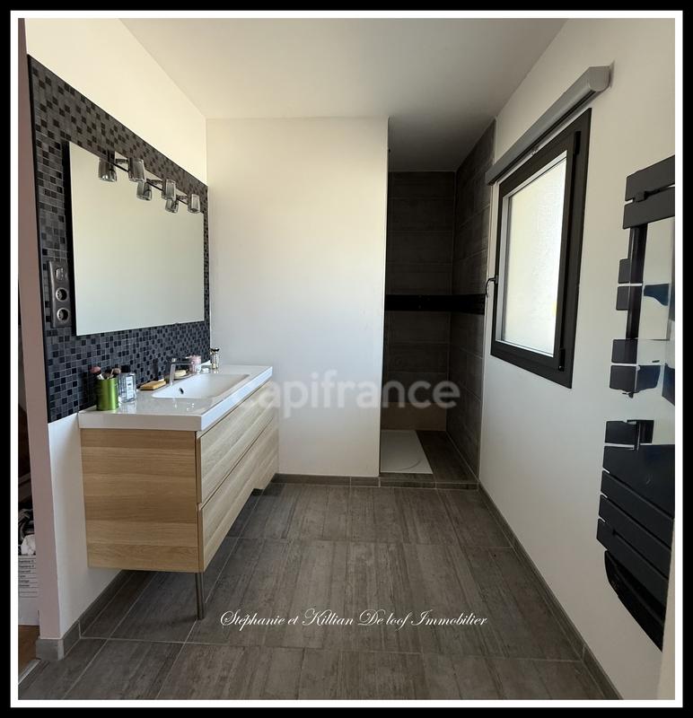 Maison - 250 m² - 7 pièces