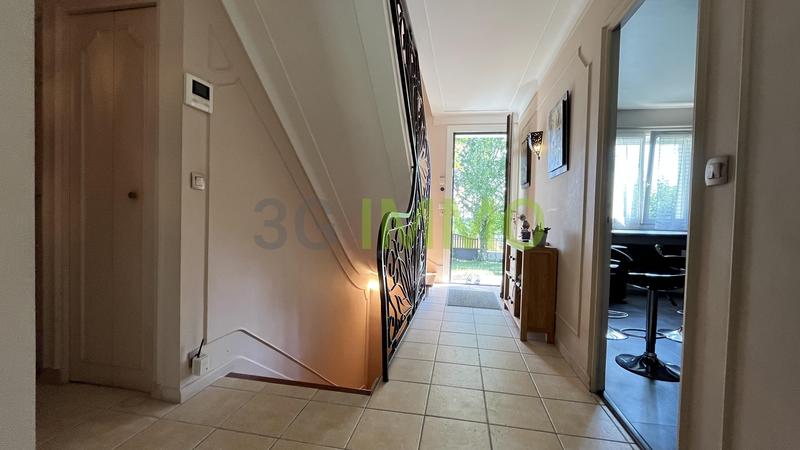 Maison traditionnelle - 130 m² - 8 pièces