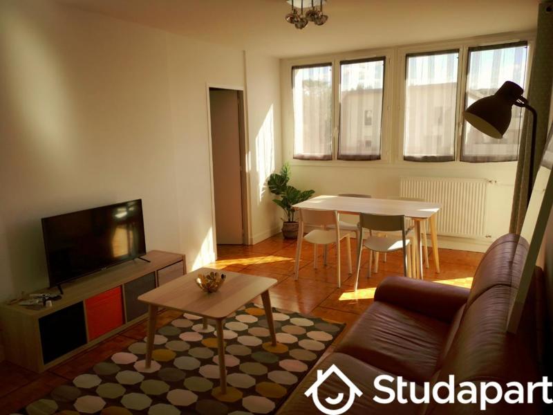 Chambre - 9 m² - 1 pièce