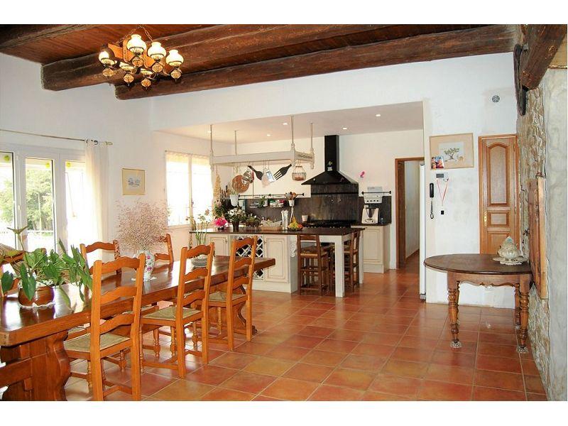 Mas - 315 m² - 12 pièces