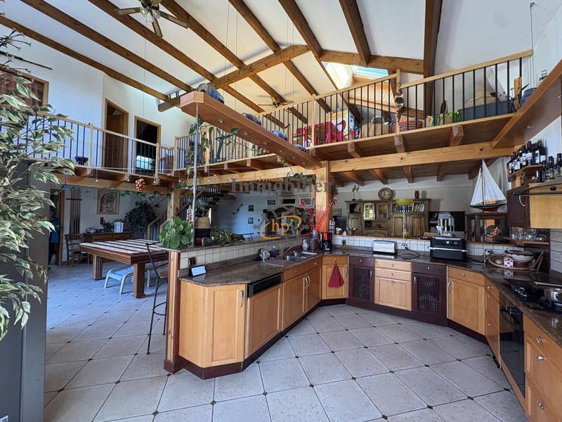 Maison - 284 m² - 7 pièces