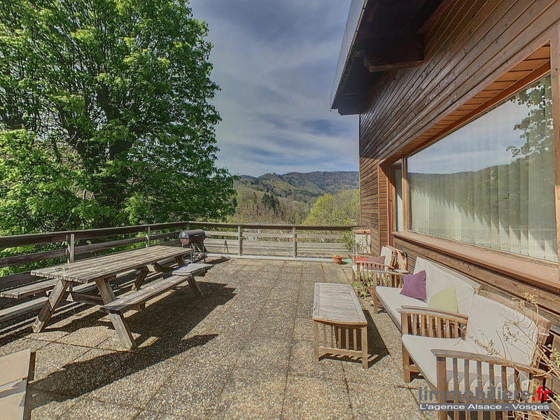 Maison - 272 m² - 9 pièces