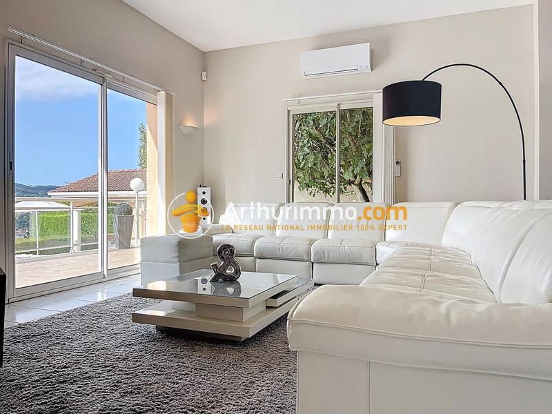 Maison - 205 m² - 7 pièces