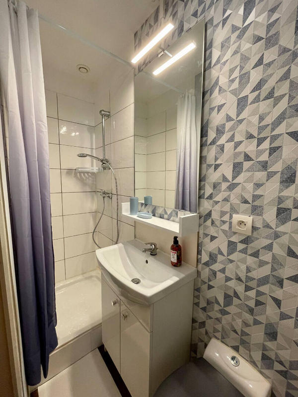 Local commercial - 242 m² - 10 pièces