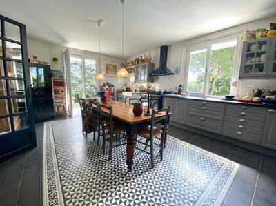 Propriété - 200 m² - 6 pièces