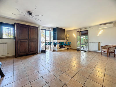 Maison traditionnelle - 150 m² - 4 pièces
