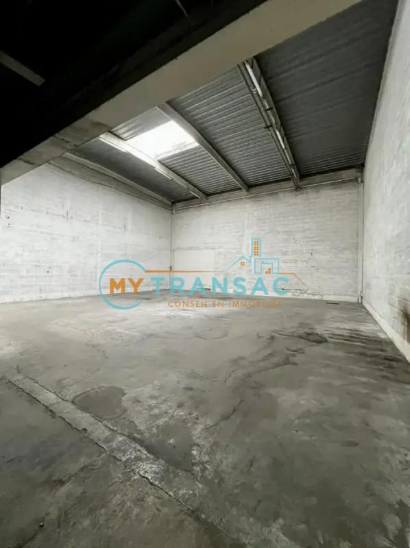 Local d'activités - 582 m²