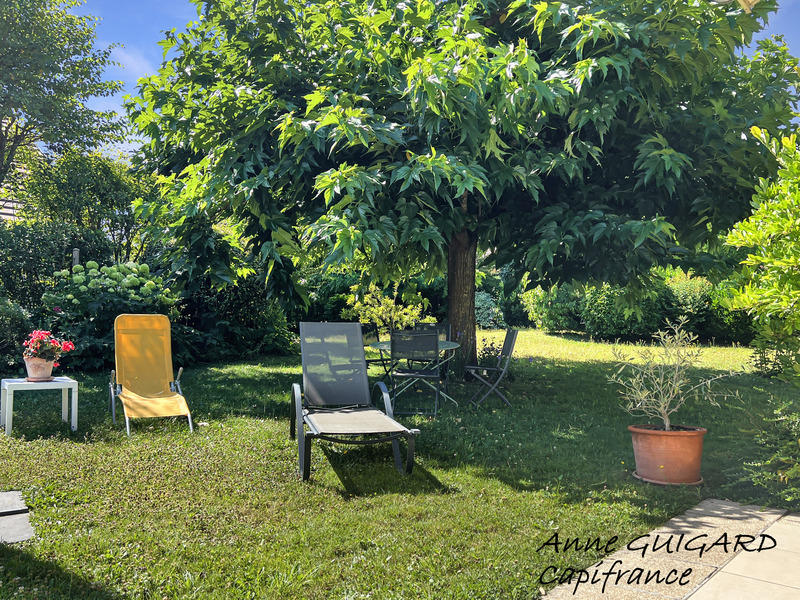 Maison - 232 m² - 7 pièces