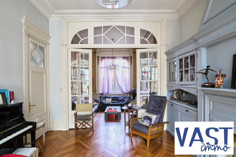 Maison ancienne - 250 m² - 8 pièces