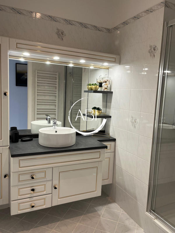 Appartement - 70 m² - 2 pièces