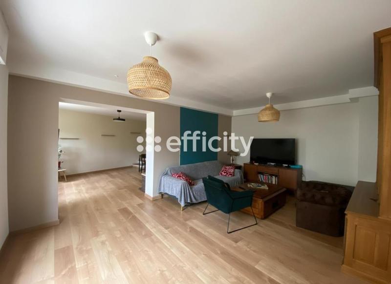 Maison - 161 m² - 6 pièces