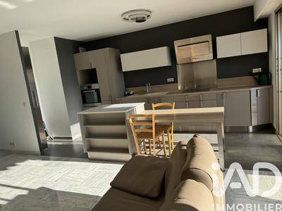 Appartement - 72 m² - 3 pièces