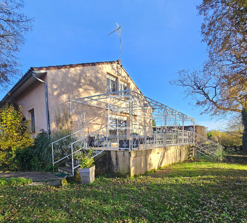 Maison - 256 m² - 12 pièces
