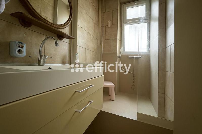 Maison - 95 m² - 6 pièces