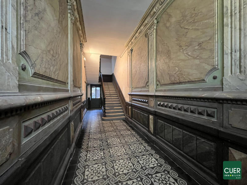 Appartement - 252 m² - 7 pièces