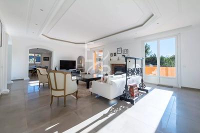 Villa - 416 m² - 6 pièces