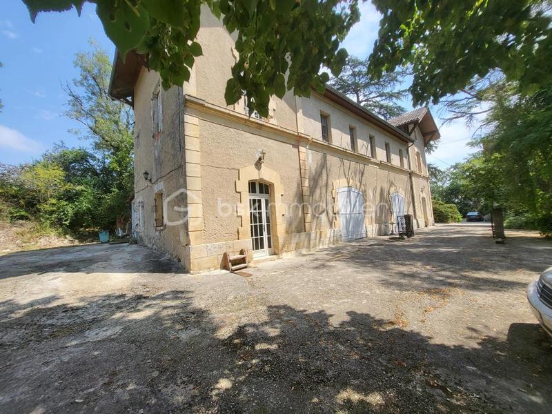 Château - 919 m² - 32 pièces