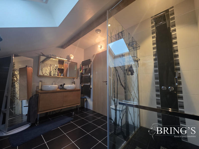 Appartement - 120 m² - 5 pièces