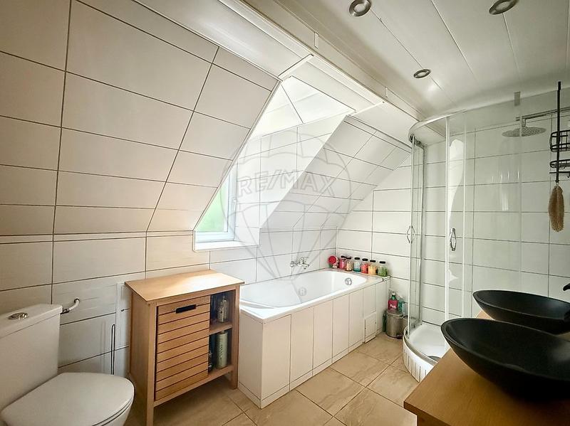 Maison - 172 m² - 8 pièces