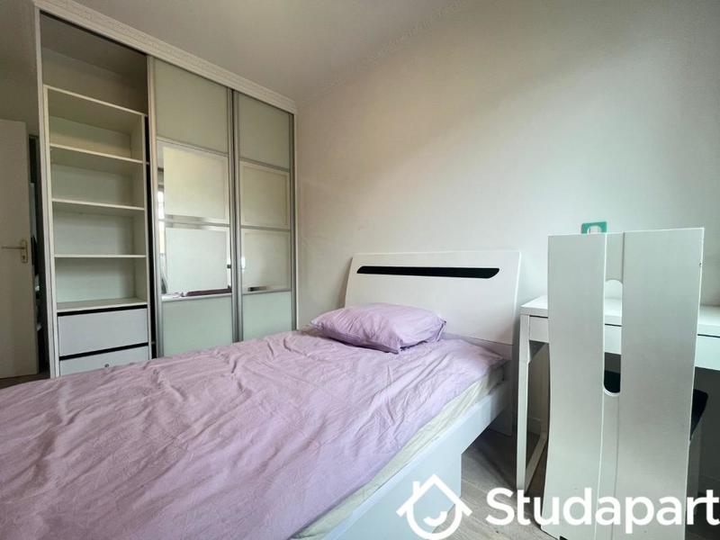 Chambre - 11 m² - 1 pièce