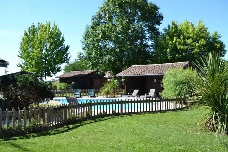 Propriété - 180 m² - 6 pièces