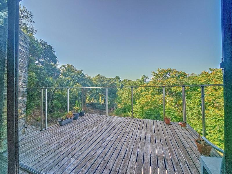 Maison - 260 m² - 9 pièces