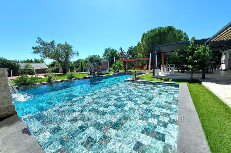 Maison - 203 m² - 10 pièces