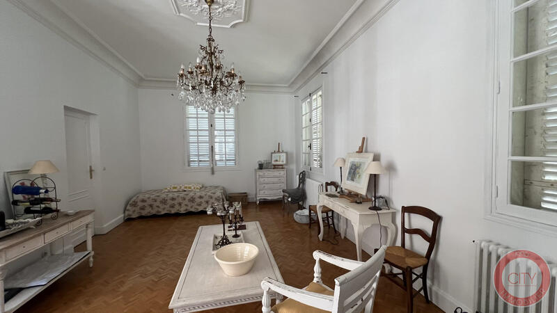 Villa - 350 m² - 8 pièces