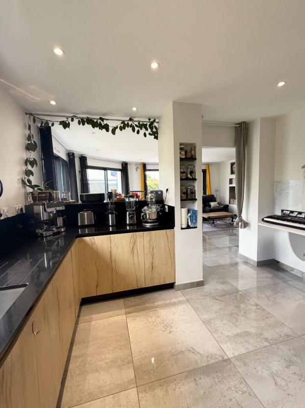 Maison - 143 m² - 5 pièces