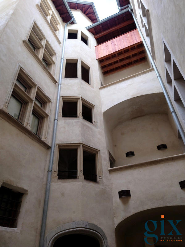 Appartement - 85 m² - 4 pièces