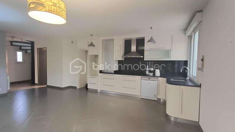 Maison - 95 m² - 5 pièces