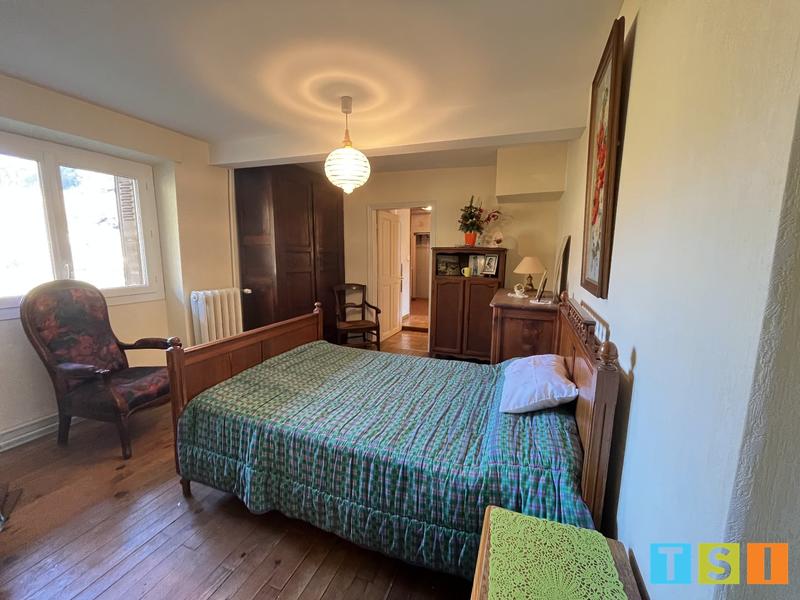 Maison - 260 m² - 12 pièces