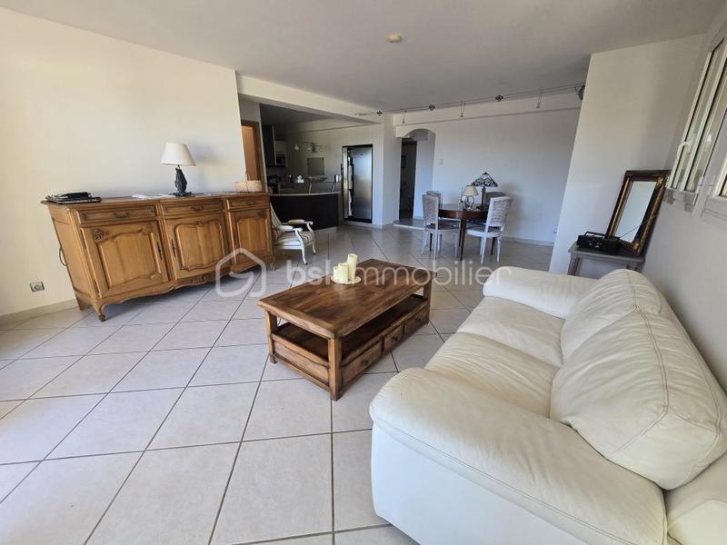 Propriété - 250 m² - 5 pièces