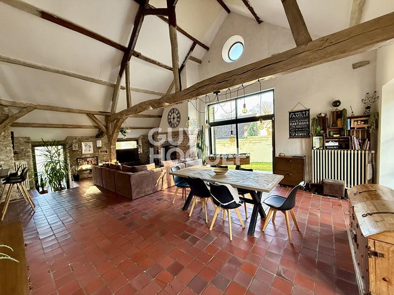 Maison - 216 m² - 10 pièces