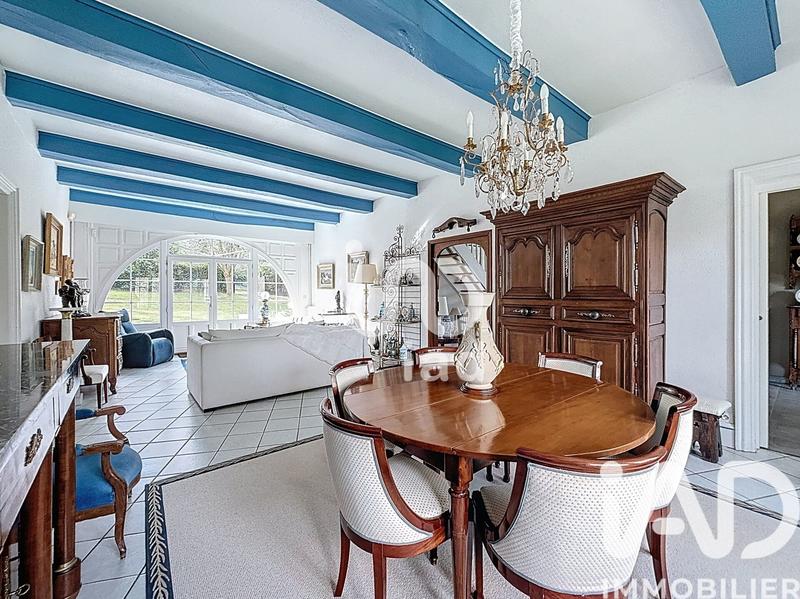 Maison - 320 m² - 10 pièces